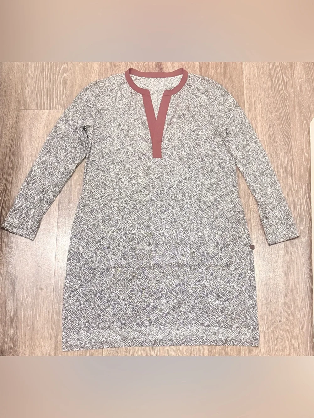 Lululemon  Women's Effortless Dress Black and White  with Burgundy Trim Size Med